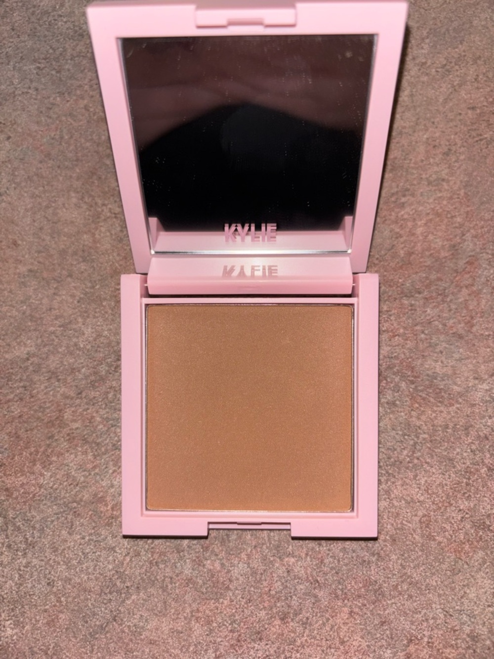 New Kylie Cosmetics Bronzing Powder - Picture 1 of 12